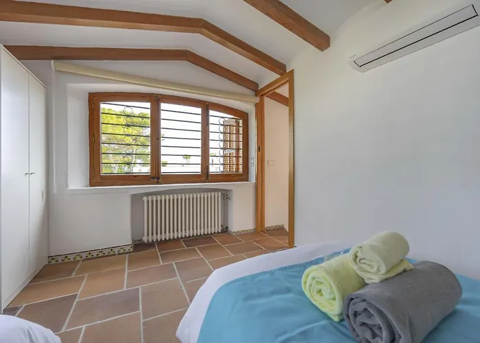 Villa Plomer Serra