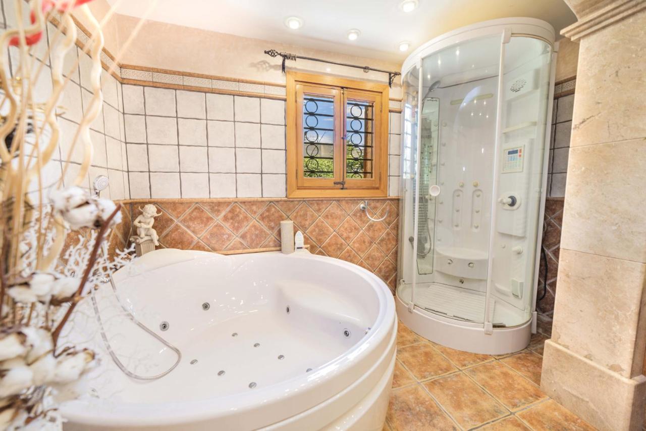 Villa Plomer Serra *