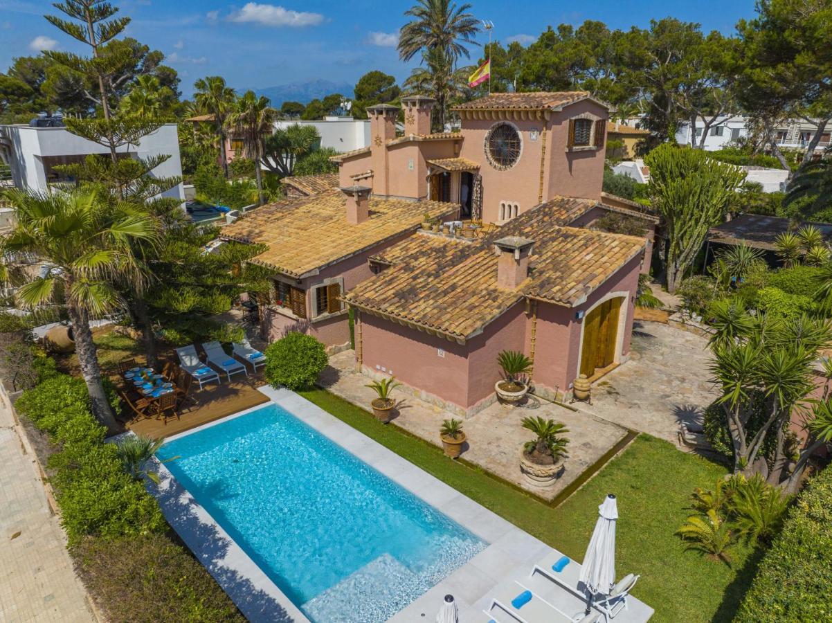 Villa Plomer Serra *