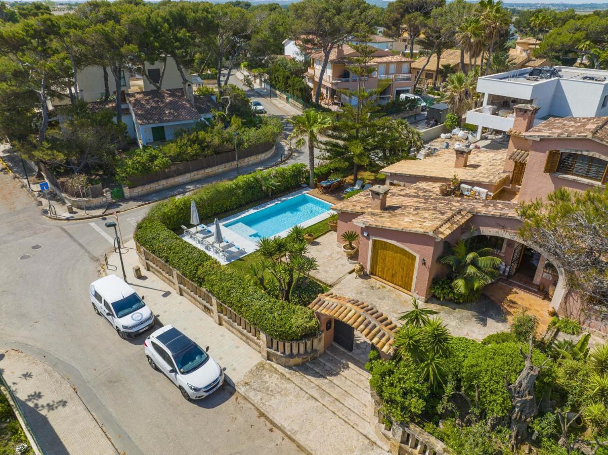 Villa Plomer Serra